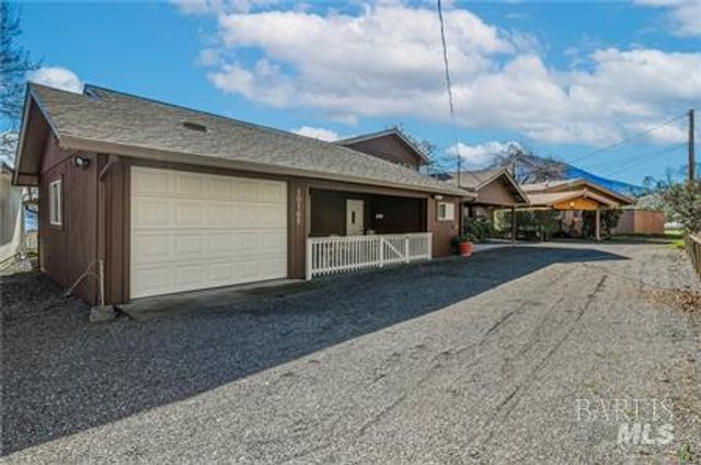 10165 Lakeshore Dr, Clearlake, CA 95422