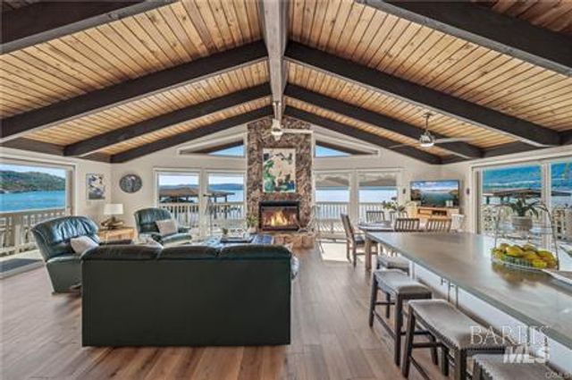 10165 Lakeshore Dr, Clearlake, CA 95422