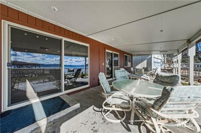 10165 Lakeshore Dr, Clearlake, CA 95422