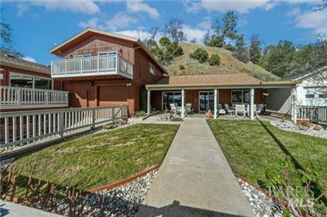 10165 Lakeshore Dr, Clearlake, CA 95422