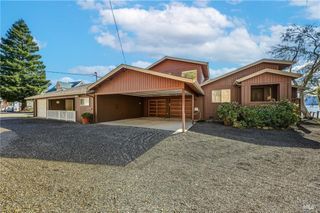 10165 Lakeshore Dr, Clearlake, CA 95422