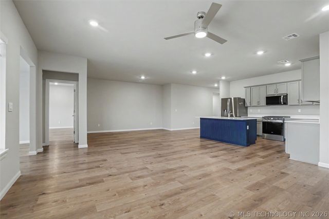 15918 E 75th Street North, Owasso, OK 74055