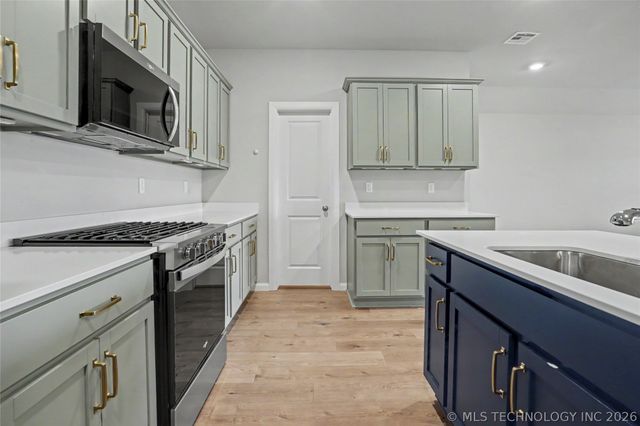 15918 E 75th Street North, Owasso, OK 74055