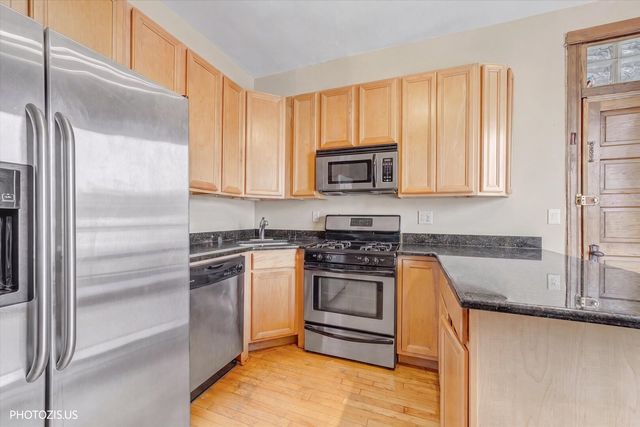 835 N Maplewood Avenue 3R, Chicago, IL 60622