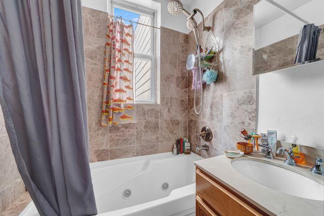 835 N Maplewood Avenue 3R, Chicago, IL 60622