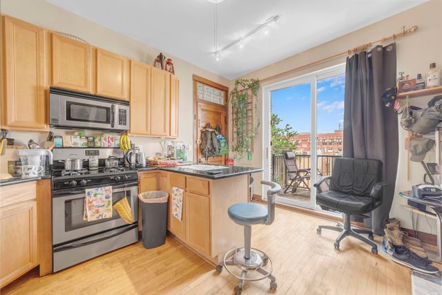 835 N Maplewood Avenue 3R, Chicago, IL 60622