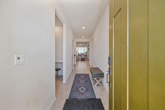 1001 Whisper Ridge Dr, Roseville, CA 95747
