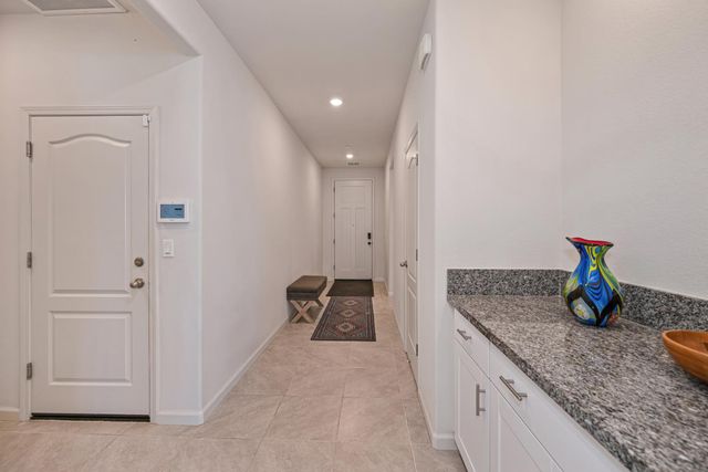1001 Whisper Ridge Dr, Roseville, CA 95747