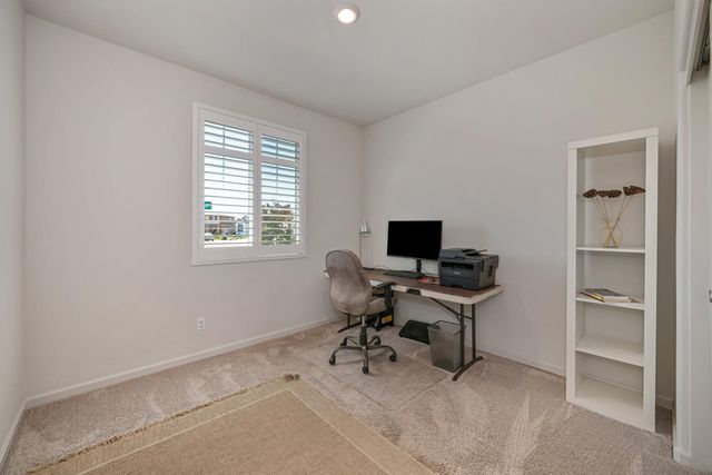 1001 Whisper Ridge Dr, Roseville, CA 95747
