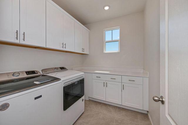 1001 Whisper Ridge Dr, Roseville, CA 95747