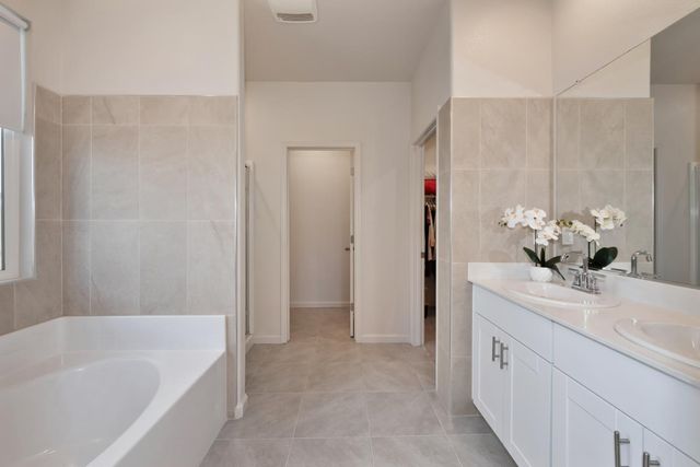 1001 Whisper Ridge Dr, Roseville, CA 95747