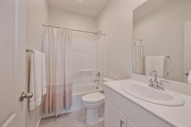 1001 Whisper Ridge Dr, Roseville, CA 95747