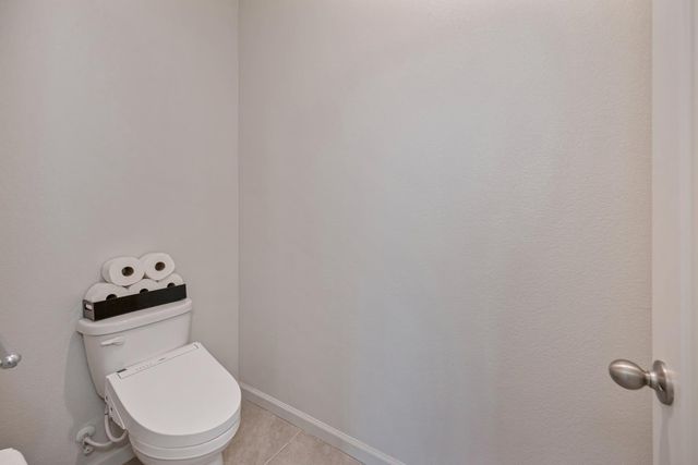 1001 Whisper Ridge Dr, Roseville, CA 95747
