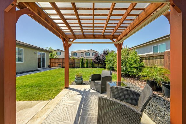 1001 Whisper Ridge Dr, Roseville, CA 95747