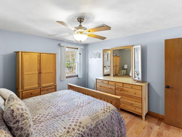 4 Sprague Circle, Johnston, RI 02919