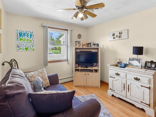 4 Sprague Circle, Johnston, RI 02919