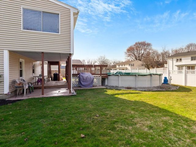 4 Sprague Circle, Johnston, RI 02919