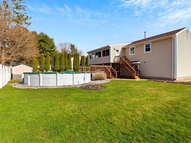 4 Sprague Circle, Johnston, RI 02919