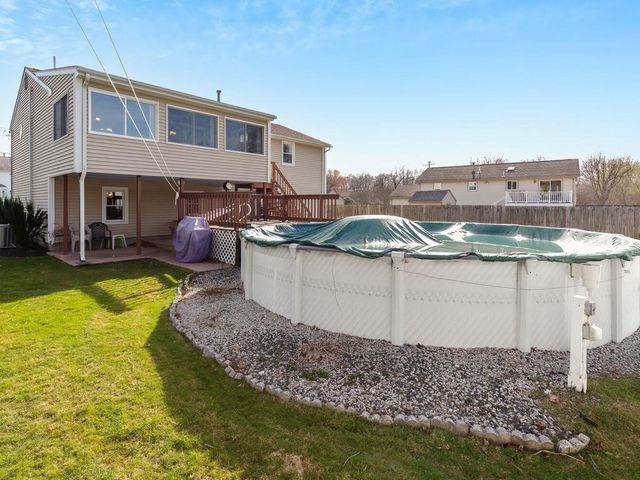 4 Sprague Circle, Johnston, RI 02919