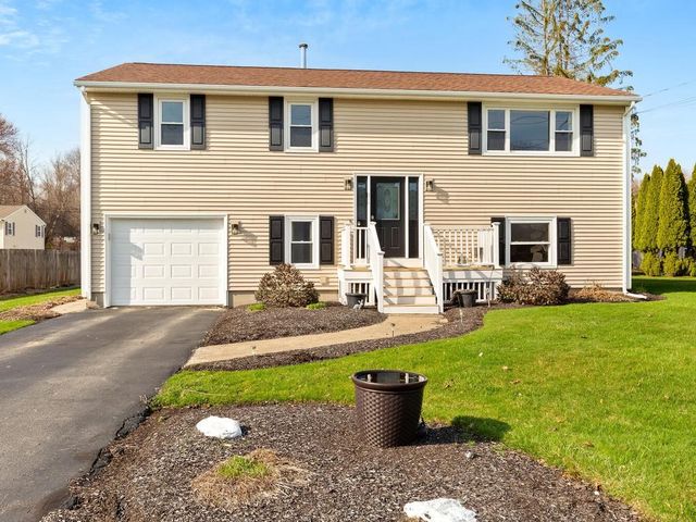 4 Sprague Circle, Johnston, RI 02919