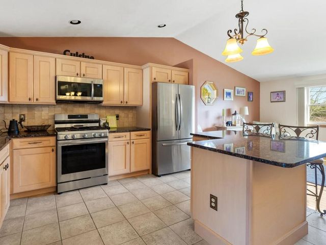 4 Sprague Circle, Johnston, RI 02919