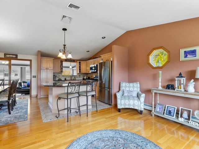 4 Sprague Circle, Johnston, RI 02919