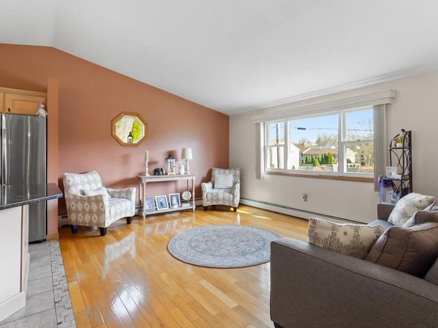 4 Sprague Circle, Johnston, RI 02919