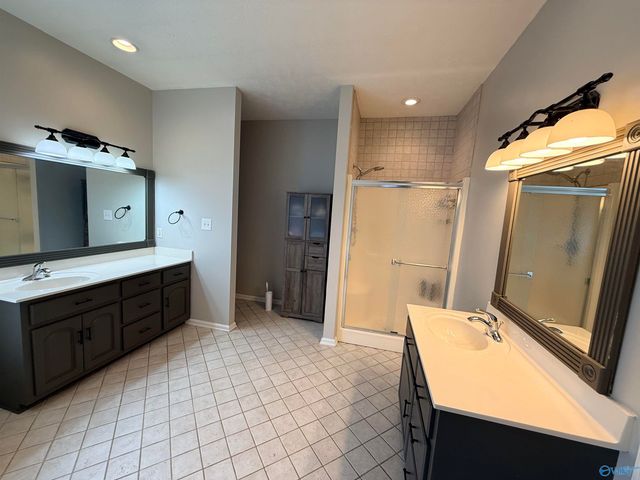 17868 Clearview Street, Athens, AL 35611