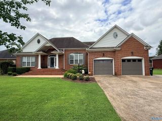 17868 Clearview Street, Athens, AL 35611