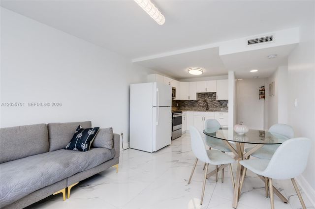 3527 NE 168th St 309, North Miami Beach, FL 33160