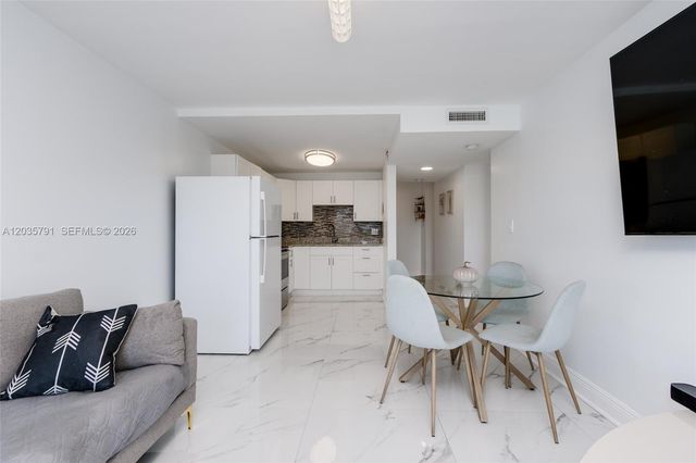 3527 NE 168th St 309, North Miami Beach, FL 33160