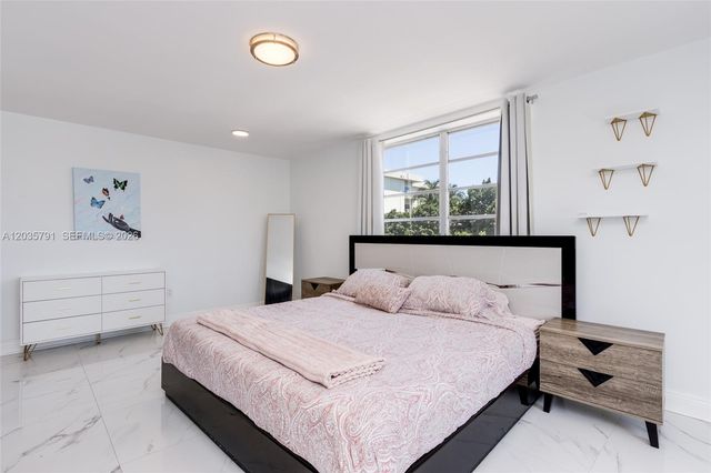 3527 NE 168th St 309, North Miami Beach, FL 33160