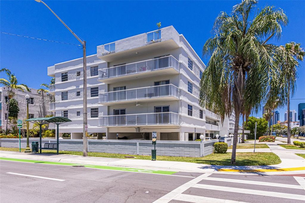3527 NE 168th St 309, North Miami Beach, FL 33160