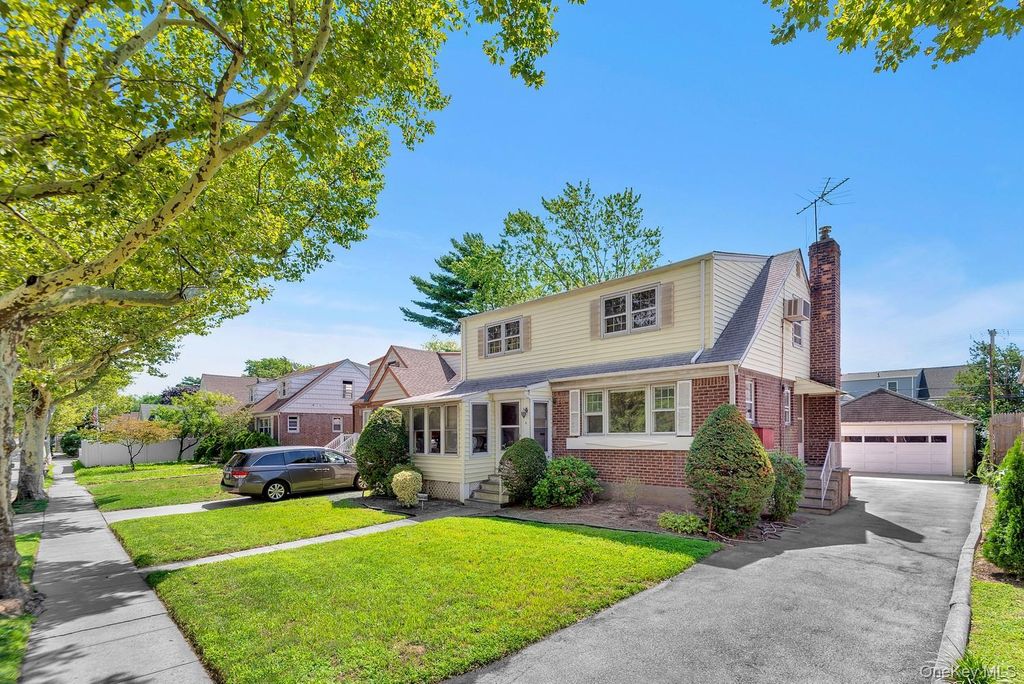 485 Peninsula Boulevard, Lynbrook, NY 11563