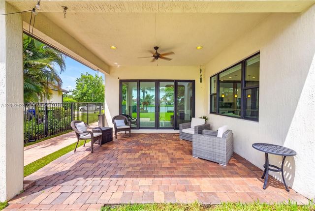 11326 SW 12th Street, Pembroke Pines, FL 33025