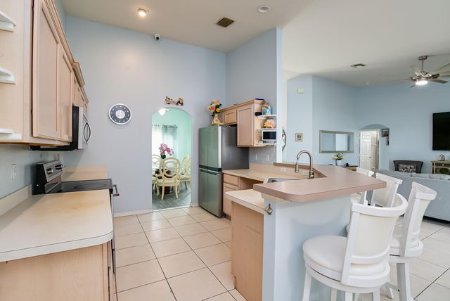 591 SE Chapman Avenue, Port St. Lucie, Port St Lucie, FL 34984