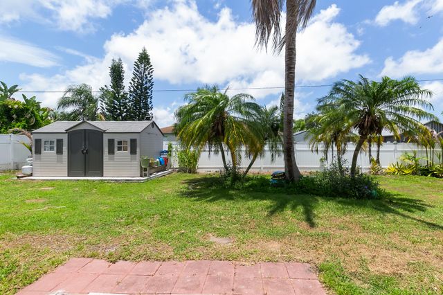 591 SE Chapman Avenue, Port St. Lucie, Port St Lucie, FL 34984