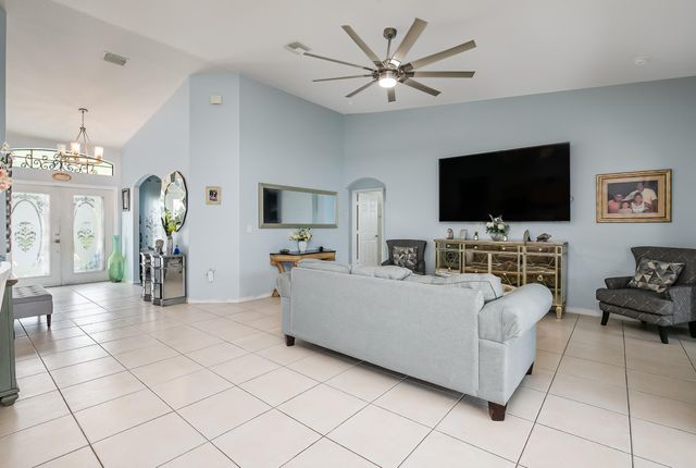 591 SE Chapman Avenue, Port St. Lucie, Port St Lucie, FL 34984