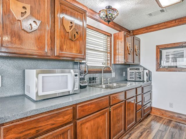 16510 Edward Teach Road, Jamaica Beach, TX 77554
