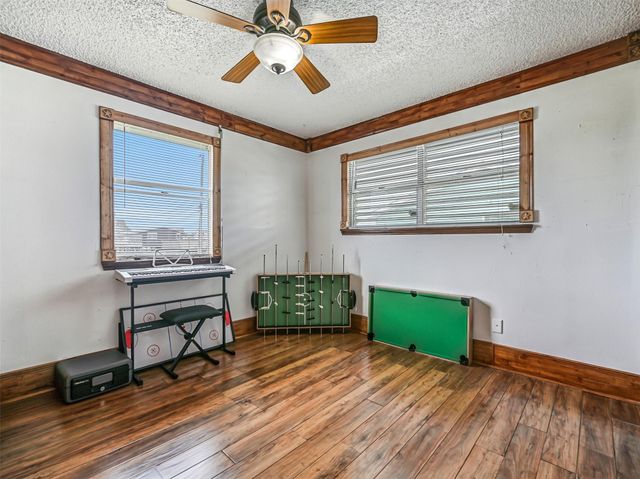 16510 Edward Teach Road, Jamaica Beach, TX 77554