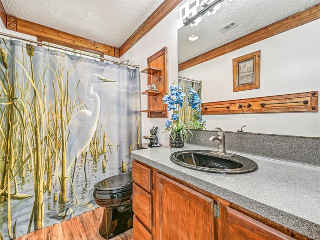 16510 Edward Teach Road, Jamaica Beach, TX 77554