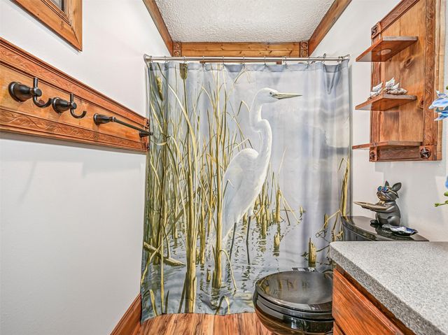 16510 Edward Teach Road, Jamaica Beach, TX 77554