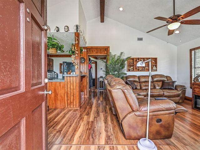 16510 Edward Teach Road, Jamaica Beach, TX 77554