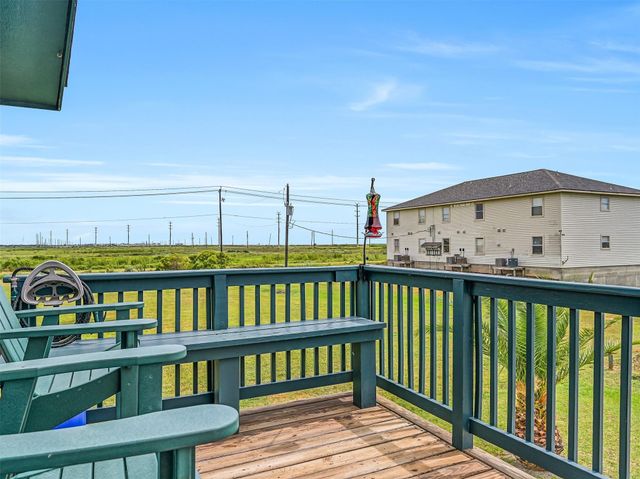 16510 Edward Teach Road, Jamaica Beach, TX 77554