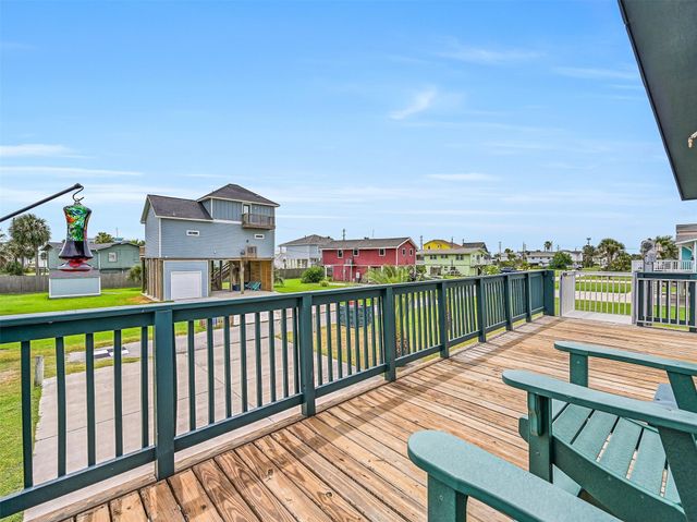 16510 Edward Teach Road, Jamaica Beach, TX 77554