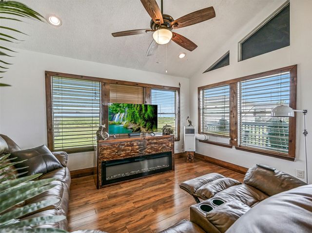 16510 Edward Teach Road, Jamaica Beach, TX 77554