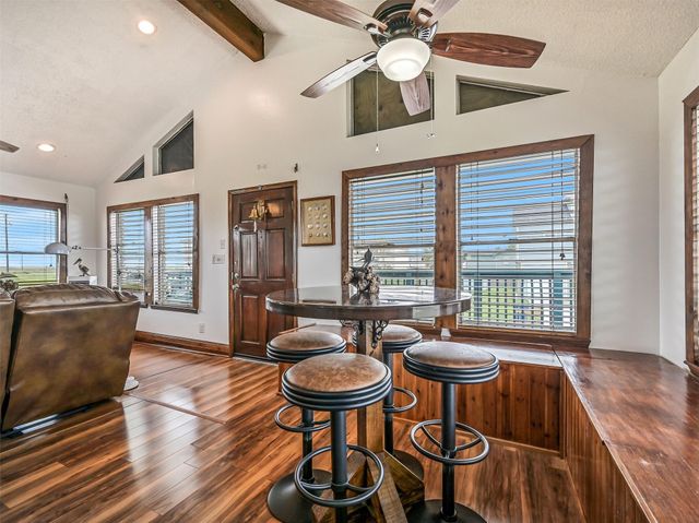 16510 Edward Teach Road, Jamaica Beach, TX 77554