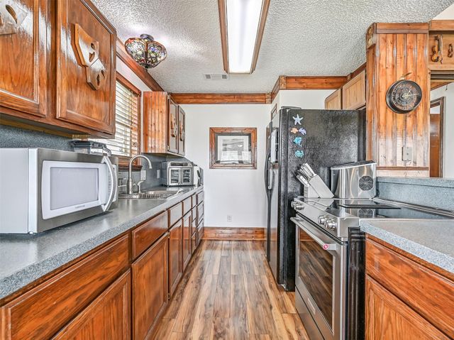 16510 Edward Teach Road, Jamaica Beach, TX 77554