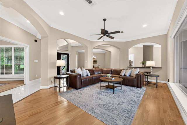22 Stonegate Park Court, Spring, TX 77379