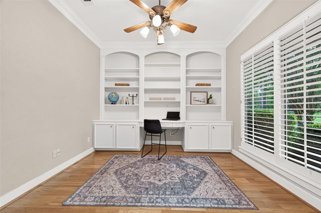 22 Stonegate Park Court, Spring, TX 77379